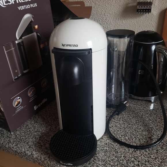 COPY - Nespresso Coffee Machine - Picture 2 of 5
